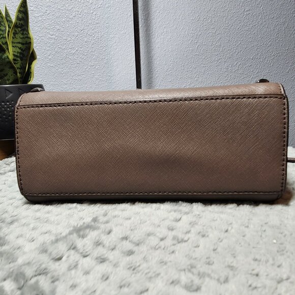 Authentic - Michael Kors Selma Studded Crossbody Saffiano Leather- PRICE IS FIRM - Picture 7 of 15